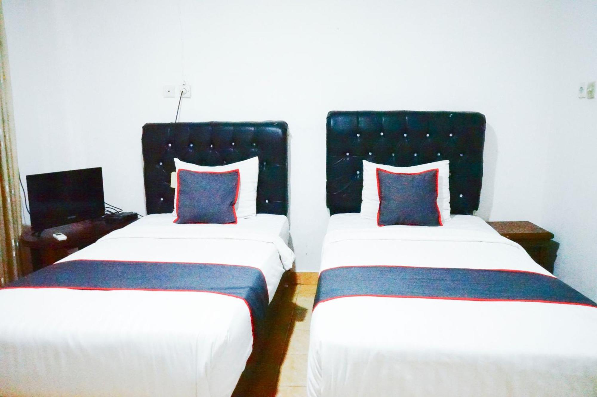Hotel O Padang City Center Near Pantai Padang Formerly Hotel Siti Nurbaya Esterno foto