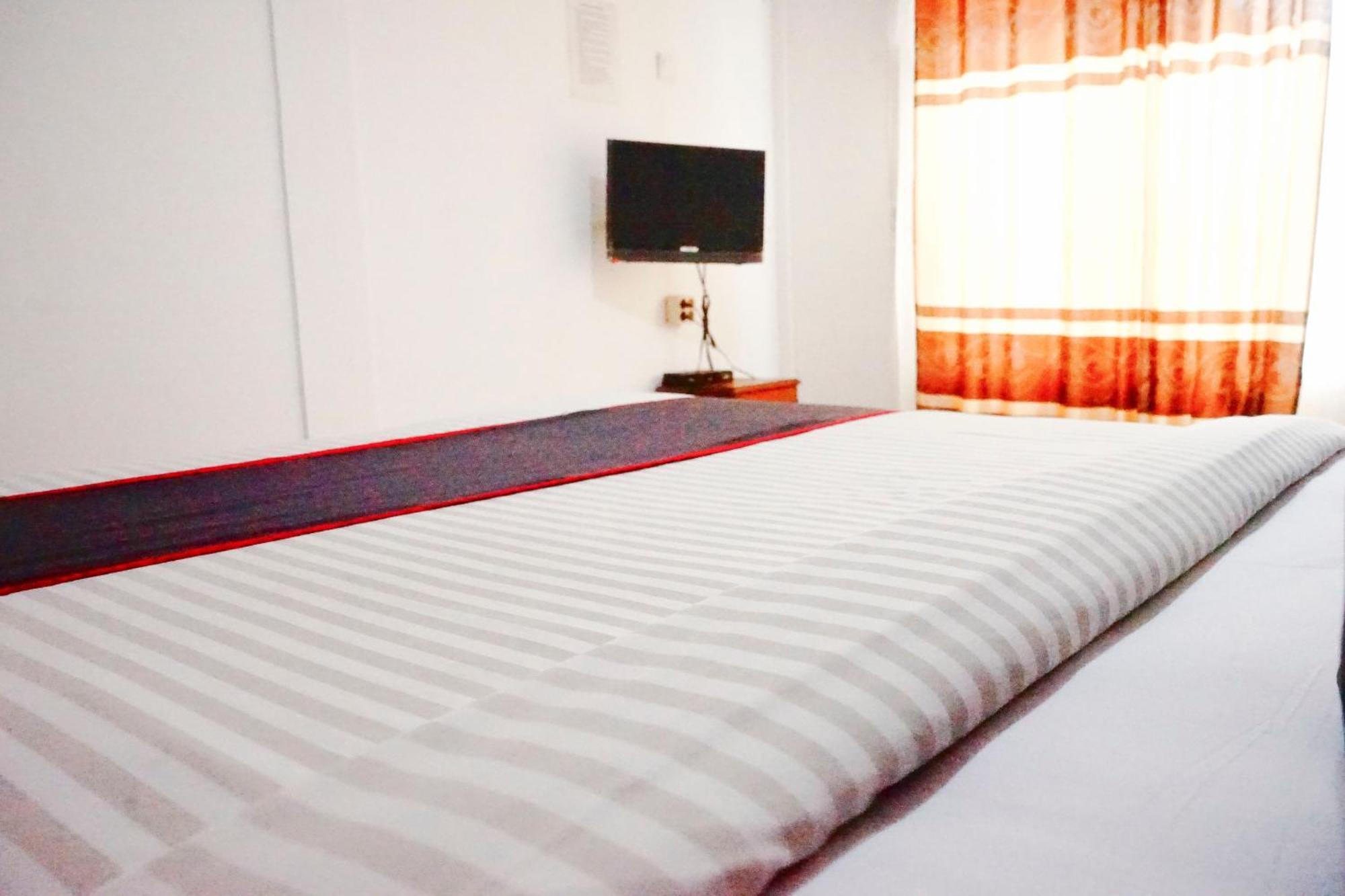 Hotel O Padang City Center Near Pantai Padang Formerly Hotel Siti Nurbaya Esterno foto